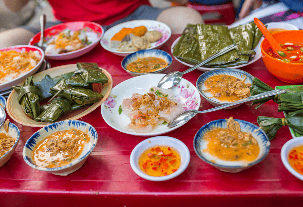 Han Market’s banh beo features a rustic, delightful taste with rich fish sauce and traditional toppings (Source: Canva)